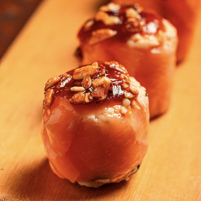 Gunkan: A Sushi Delight