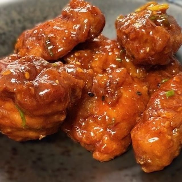 Wings Chipotle Shark Bites 6pc With Fries.